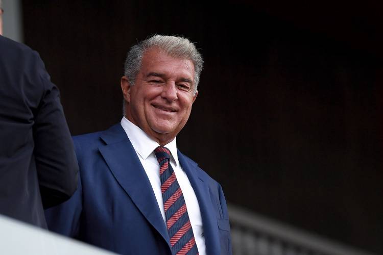 巴萨官宣退出欧超联赛，12大豪门仅剩皇马，老佛爷还能坚持多久？